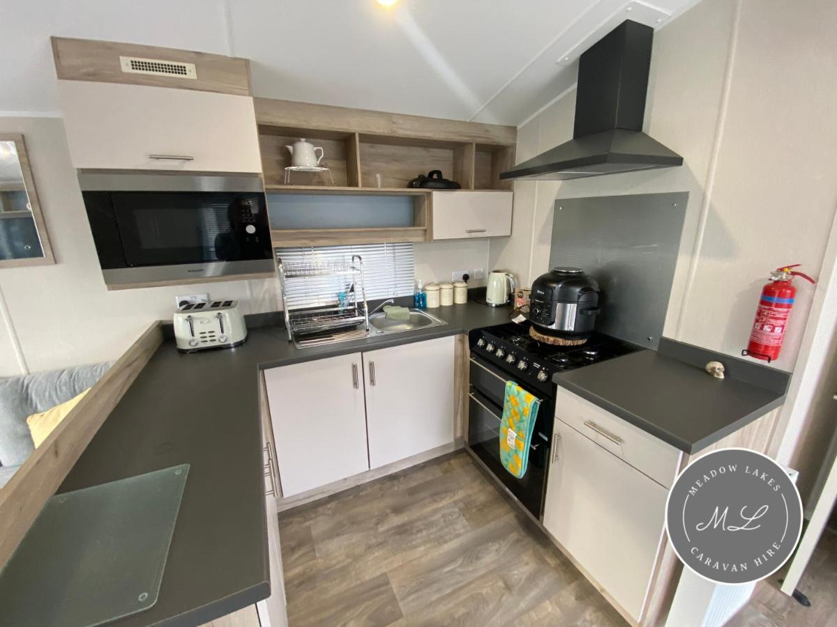 Meadow View 171 - Golden Palm - Central Heating, Wifi, Pet Friendly, Bed Linen - Meadow Lakes Caravan & Lodge Hire Chapel St. Leonards Exterior foto